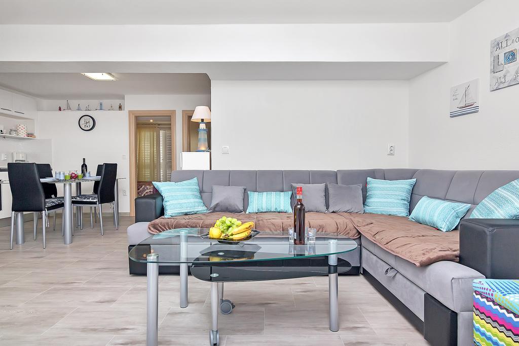 Guesthouse Josko Makarska Bagian luar foto